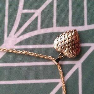 JOANN SHE Gold Locket